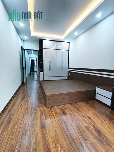 Bán nhà 77m2 4 ngủ phố Nghi Tàm, Tây Hồ Gara Ô tô thông 4.2 Tỷ