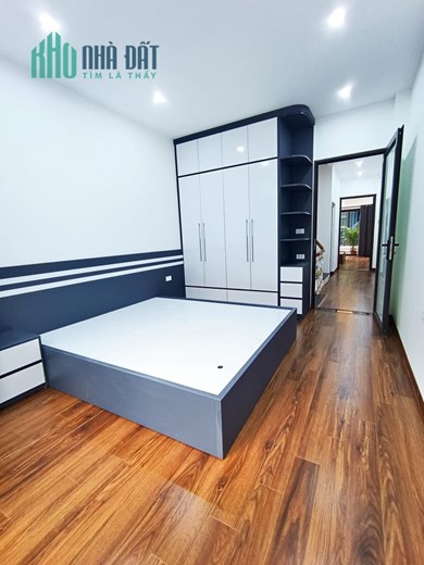 Bán nhà 80m2 5 ngủ phố Nghi Tàm, Tây Hồ 10m Ô tô tránh Giá đầu tư 7 Tỷ
