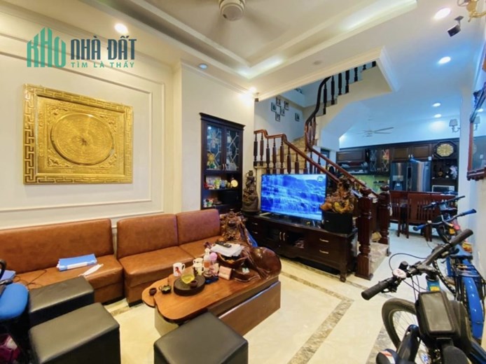 Bán nhà 73m2 5 ngủ Ngõ 276 Nghi Tàm, Tây Hồ 10m Ô tô tránh Giá đầu tư 7.7 Tỷ