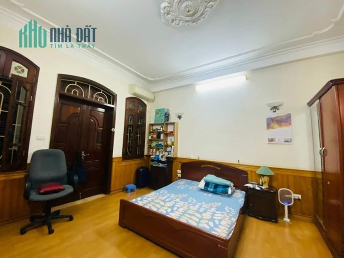 Bán nhà 73m2 5 ngủ Ngõ 276 Nghi Tàm, Tây Hồ 10m Ô tô tránh Giá đầu tư 7.7 Tỷ