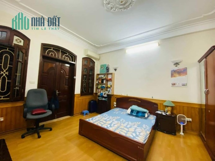 Bán nhà 74m2 5 ngủ Ngõ 210 Nghi Tàm, Tây Hồ 10m Ô tô tránh Giá đầu tư 7.3 Tỷ