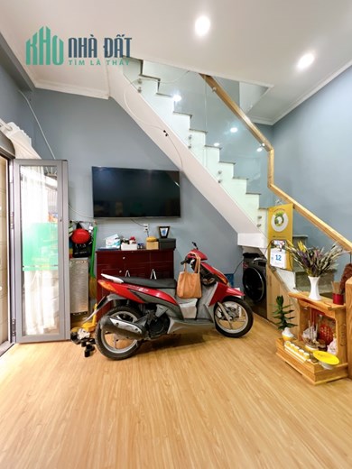 Bán nhà Rẻ Đẹp Q4 Cách  Mặt Tiền Tôn Thất Thuyết 12 m Dt 36 m 2 tấm 
có 2 tỷ GIẢM 100 TRIỆU 
Trệt