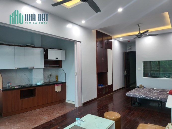Cho thuê phòng dịch vụ nhà mặt phố hồ 3 mẫu. Địa chỉ 111 phố  ô đồng lầm ( gần bệnh viện đức phúc)