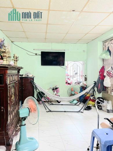 Bán nhà Rẻ Bến Vân Đồn Cách Q 1,5,7,8- 100 m 
Dt 51m Ngang 6 x8.5 - 2 tấm ĐÃ GIẢM 200 TRIỆU