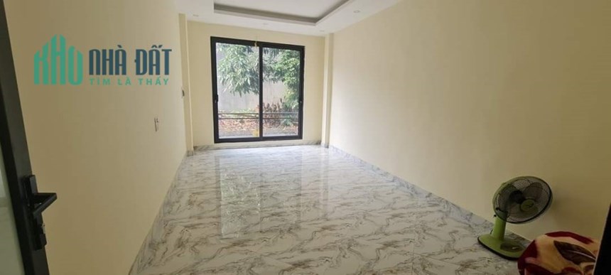 Ô tô đỗ cổng, xe con lùi tận nhà Nam Dư, Hoàng Mai, Hà Nội 42m2,  5 tầng, 3,4 tỷ