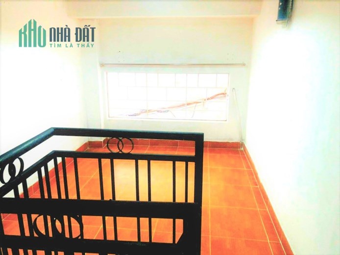 Bán nhà 3 tầng Âu Cơ, Tân Bình, 10m² (2.4x4.2), chỉ 1.49 tỷ TL chính chủ.