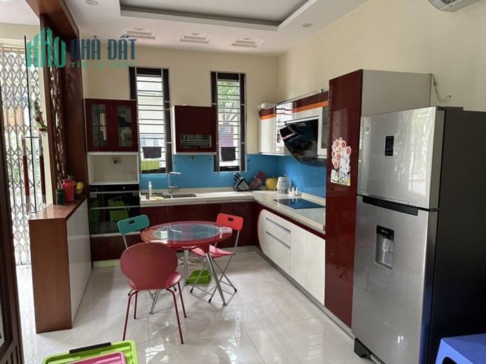 CHO THUÊ NHÀ ĐẸP - 5 PHÒNG NGỦ TẠI PHỐ TÂY ĂN CAO