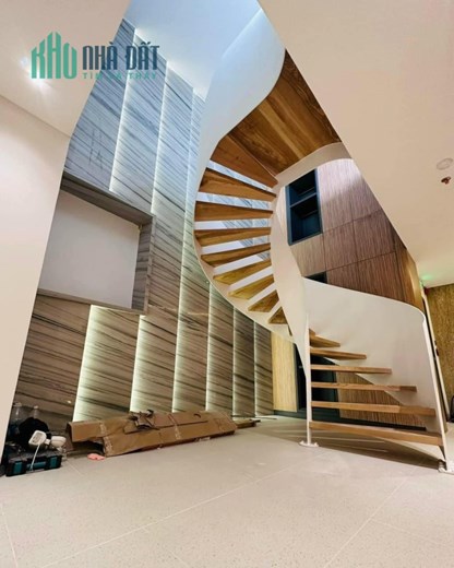 BÁN GẤP Toà CHDV 9 Tầng_ Quận 7, Có Penhouse _ Ngang 8m. Hơn 40 tỷ