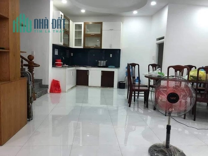 Bán Nhà Đ. Phan Văn Trị, Bình Thạnh, 96m2 (11m X 8m), 3 Tầng, Hẻm Xe Tải Đậu Cửa