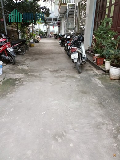NHÀ DÂN CẤP 4 Ở 3 TẦNG PHỐ NHÀ DÂN
