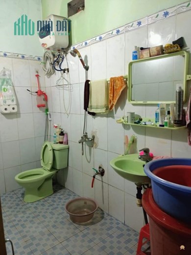NHÀ DÂN CẤP 4 Ở 3 TẦNG PHỐ NHÀ DÂN