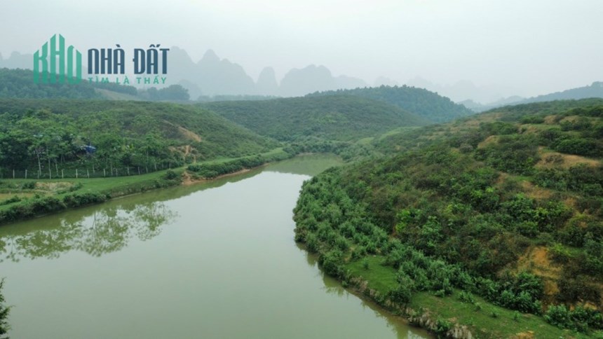 Bán siêu phảm 8.4ha 300m thổ cư bám hồ đất thoải kinh doanh nghỉ dưỡng tuyệt đỉnh
