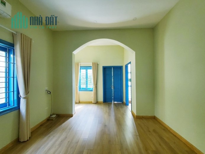 Bán Biệt thự Lạc Long Quân, Tây Hồ; 220m2, giá 30 tỷ. Phương