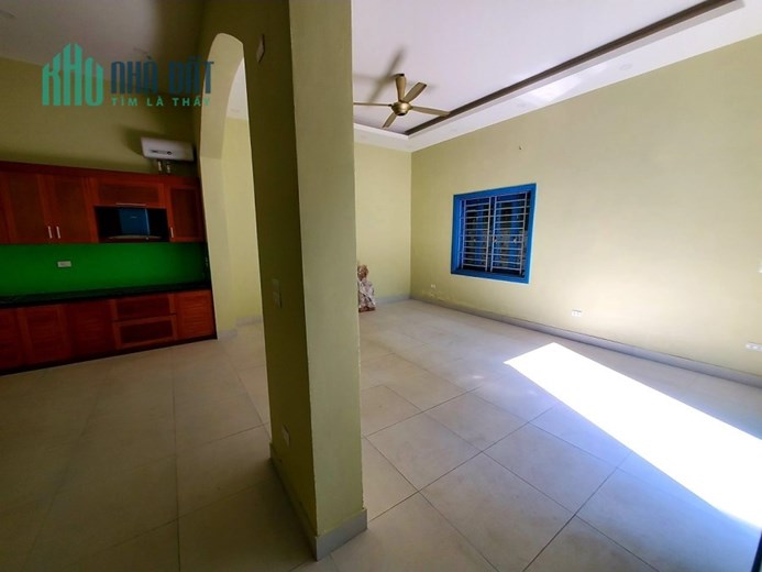 Bán Biệt thự Lạc Long Quân, Tây Hồ; 220m2, giá 30 tỷ. Phương
