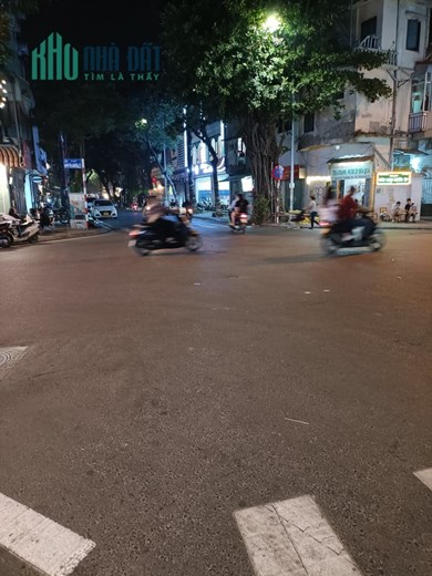 Mặt phố Phan Đình Phùng Ba Đình, 488 m2, MT 12m, 1 sổ một chủ, XD tự do, hiếm có.