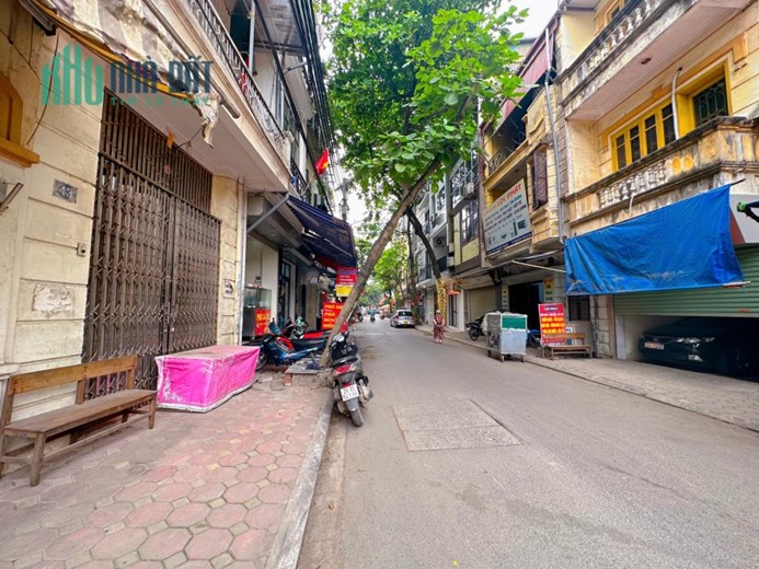 BÁN NHÀ NGÕ PHỐ TRƯƠNG ĐỊNH HOÀNG MAI HÀ NỘI. VỈA HÈ PHÂN LÔ Ô TÔ TRÁNH. GIÁ NHỈNH 100TR/M2