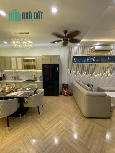 Khu hiếm nhà bán, HXH đỗ cửa, Sát MT, Tặng toàn bộ Nội thất, 47m2 Giá chỉ 6tỷ4