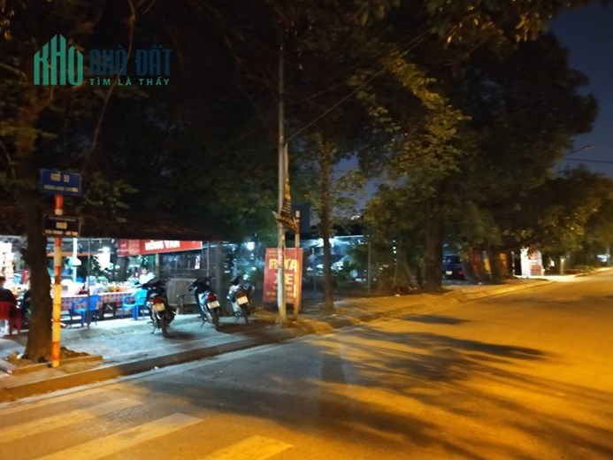 Bán đất Đặng Thai Mai, Tây Hồ. DT 202m2; giá 54 tỷ. Phương