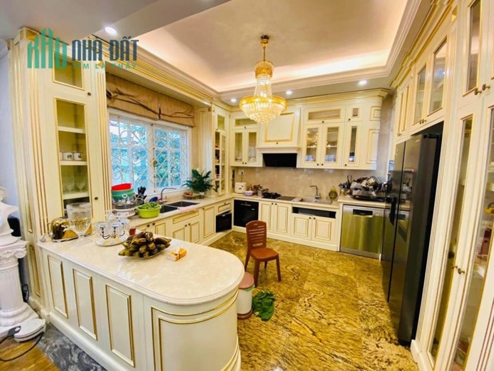 BIỆT THỰ SIÊU ĐẸP KHU VIP BÁN ĐẢO LINH ĐÀM - FULL NỘI THẤT TÂN CỔ ĐIỂN. 275m2*5T, 79 TỶ.