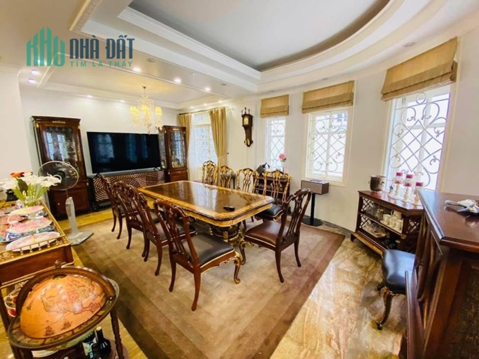 BIỆT THỰ SIÊU ĐẸP KHU VIP BÁN ĐẢO LINH ĐÀM - FULL NỘI THẤT TÂN CỔ ĐIỂN. 275m2*5T, 79 TỶ.