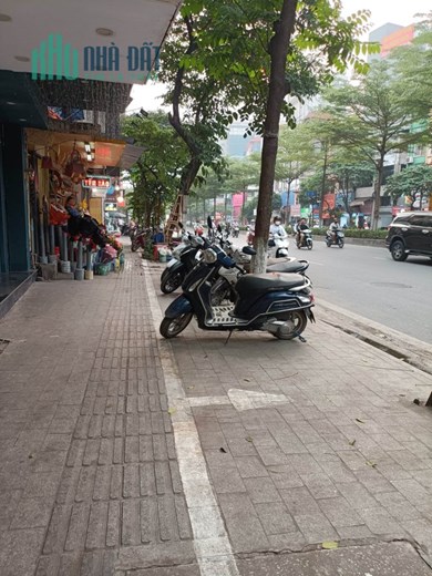 Mặt phố Hàng Bún Ba Đình, 495X3T, MT 13, vỉa hè rộng, kinh doanh sầm uất chỉ 160 tỷ.