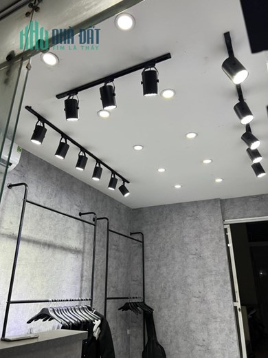 sang nhượng cửa hàng tại 1018 đường Láng vì quá bận học
