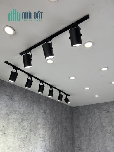 sang nhượng cửa hàng tại 1018 đường Láng vì quá bận học