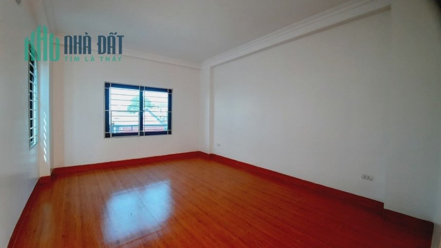 Bán nhà Phạm Văn Đồng, Bắc Từ Liêm. 37m2x5; chỉ 5 tỷ 1. Phương.