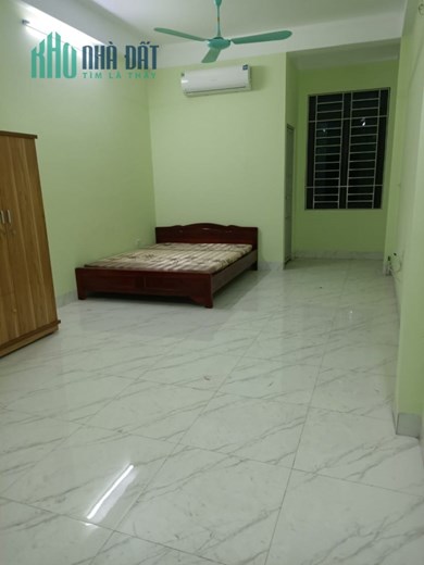 Cho thuê nguyên căn Khương Hạ 45m2, mt5m, 4T, 6 ngủ, 15 triệu/th. Thanh Xuân.