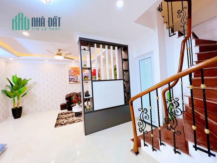 NGÕ NÔNG GẦN PHỐ - DIỆN TÍCH ĐẸP XÂY TÒA NHÀ CHO THUÊ TUYỆT VỜI ,NƠI ĐẤT VÀNG HIẾM CHỦ BÁN ở khu