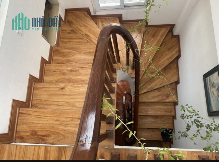 BÁN NHÀ PHỐ QUÁN THÁNH 37M2 5T GIÁ 5,9 TỶ Ô TÔ