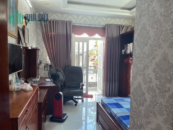 🍎Bán nhà đẹp 5 tầng -  Lê Đình Cẩn - Bình Tân -  Hẻm 8m, Khu Phân Lô - 62m2 - 5,8 tỷ