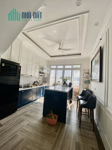 view hồ đẳng cấp, nhà 5 tầng, tặng nội thất 78m2 ô tô đỗ cửa 7.79 tỷ.
