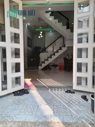 Chính chủ bán nhà đường lô tư, 4 tầng, hẻm xe tải, 33m2 chỉ 4.5 tỷ, ngay chợ gò xoài.