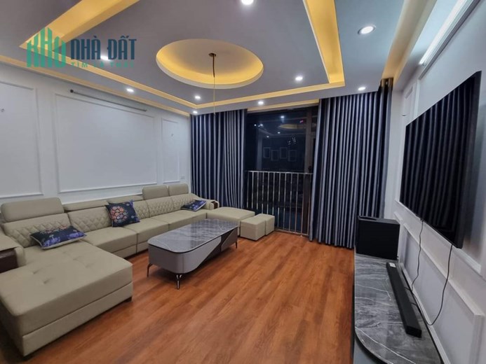 Bán Nhà Phường Ngọc Thụy, Ngõ Thông ÔTô Đổ Cổng, 10m Ôtô Tránh, 45m2, 4 Tầng, Nhỉnh 3,3 Tỷ.