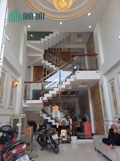 QUẬN 12, THẠNH LỘC 15, NHÀ 4 TẦNG MỚI, NGÃ TƯ GA TL15, CHỈ 4.7 TỶ