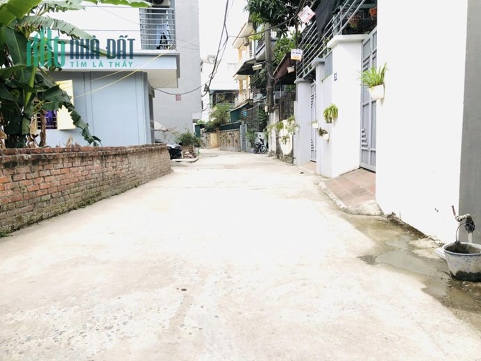 ĐẤT THẠCH BÀN LÔ GÓC 3 MẶT THOÁNG 40M2 MT 4.5M Ô TÔ VÀO ĐẤT NHỈNH 3 TỶ
