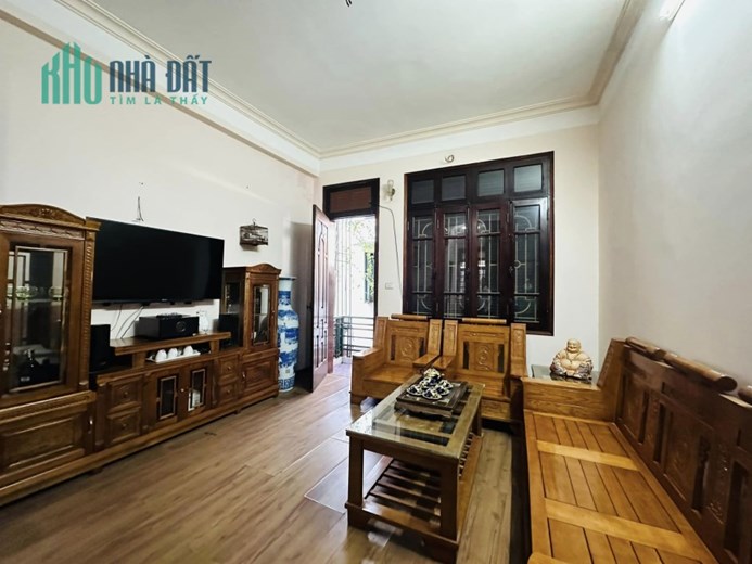 bán nhà Ngõ 35 Cát Linh 55m x 5 tầng, mt: 4m, ô tô đỗ cửa, ô chờ thang máy