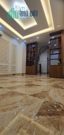 Bán nhà Ngọc Thuỵ, Dt 38m, nhà 4 tầng, mặt tiền 4 m, giá hơn 4 tỷ.