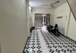 Chính Chủ Cho Thuê Nhà Nguyên Căn Ngõ Hẻm Đường Đồng Đen Quận Tân Bình Vị Trí Đẹp.