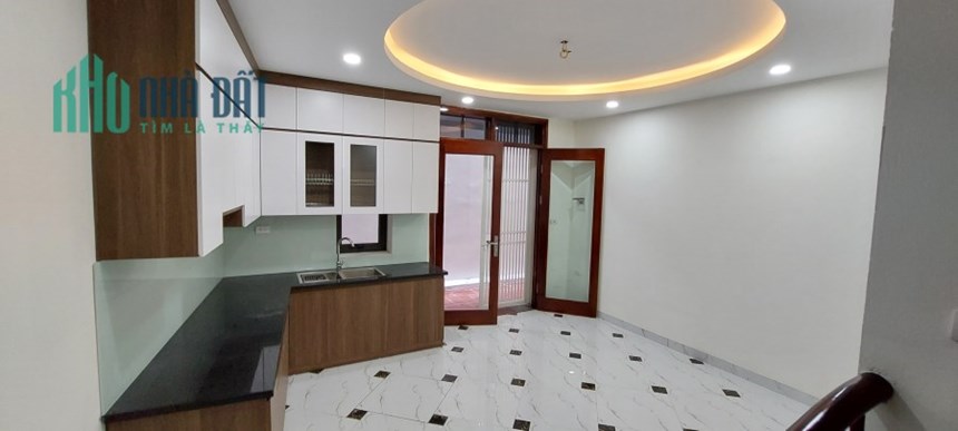Nhà đẹp cạnh ĐH Thành Đô, lô góc, ô tô đỗ cửa, giá 2,75