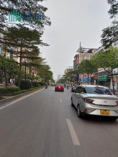 Bán nhà  Huỳnh Thúc Kháng, vỉa hè ,ÔTÔ, KD, xây lại 7 tầng thang máy thì tuyệt đẹp,20tỷ 5.