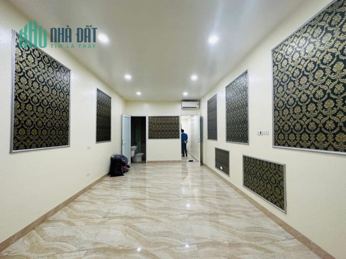 ĐẲNG CẤP MẶT PHỐ KINH DOANH BẤT CHẤP - 8 TẦNG THANG MÁY - VỈA HÈ BÓNG ĐÁ - ÔTÔ 2 CHIỀU NỘI THẤT ĐẸP