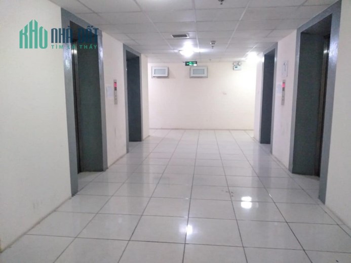 Bán CHCC Nam Trung Yên, 65m2, 2 ngủ, Chỉ 2,3 tỷ, Ban công, Nội thất đẹp, Dân trí, Tiện ích đỉnh