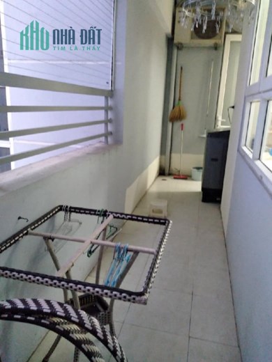Bán CHCC Nam Trung Yên, 65m2, 2 ngủ, Chỉ 2,3 tỷ, Ban công, Nội thất đẹp, Dân trí, Tiện ích đỉnh