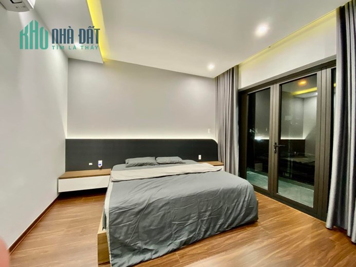 Bán nhà MP Nguyễn Văn Cừ 95m2,  25 tỷ. KD Vỉa hè siêu rộng, 2 mặt ngõ thoáng.