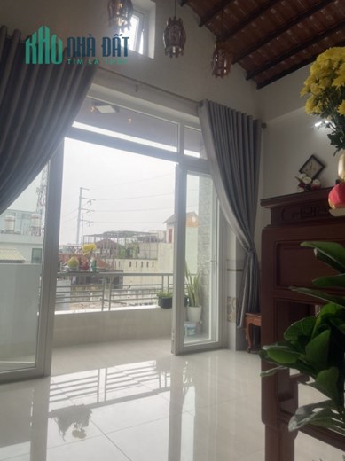 Bán nhà Hẻm 7m Đồng Đen Phường 10 Tân Bình, 4m x 12m, Giá chốt bất ngờ.