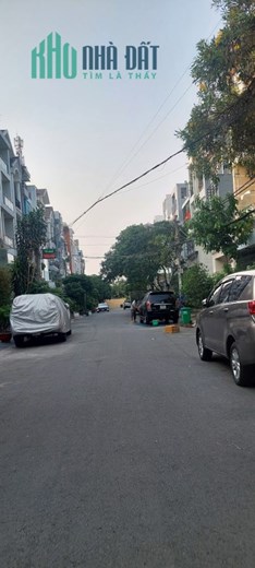 BÁN NHÀ -MTKD – 5.5m*33m – DT: 180m2 -NGUYỄN THỊ THẬP .Q7