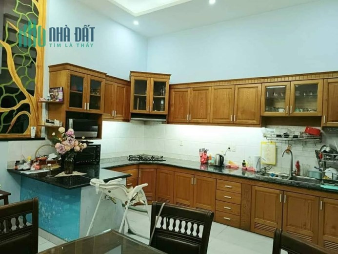 BÁN NHÀ -MTKD – 5.5m*33m – DT: 180m2 -NGUYỄN THỊ THẬP .Q7