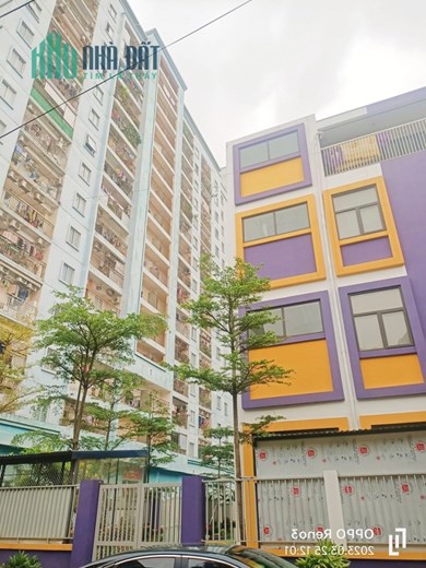 Bán CHCC Trần Bình, 65m2, 2 ngủ, Chỉ 2,45 tỷ, Lô góc, Ban công, Nội thất đẹp, Tiện ích đỉnh